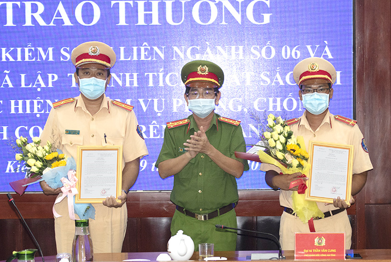 Kiên Giang có hai chốt kiểm soát liên ngành được Bộ trưởng Bộ Công an khen thưởng